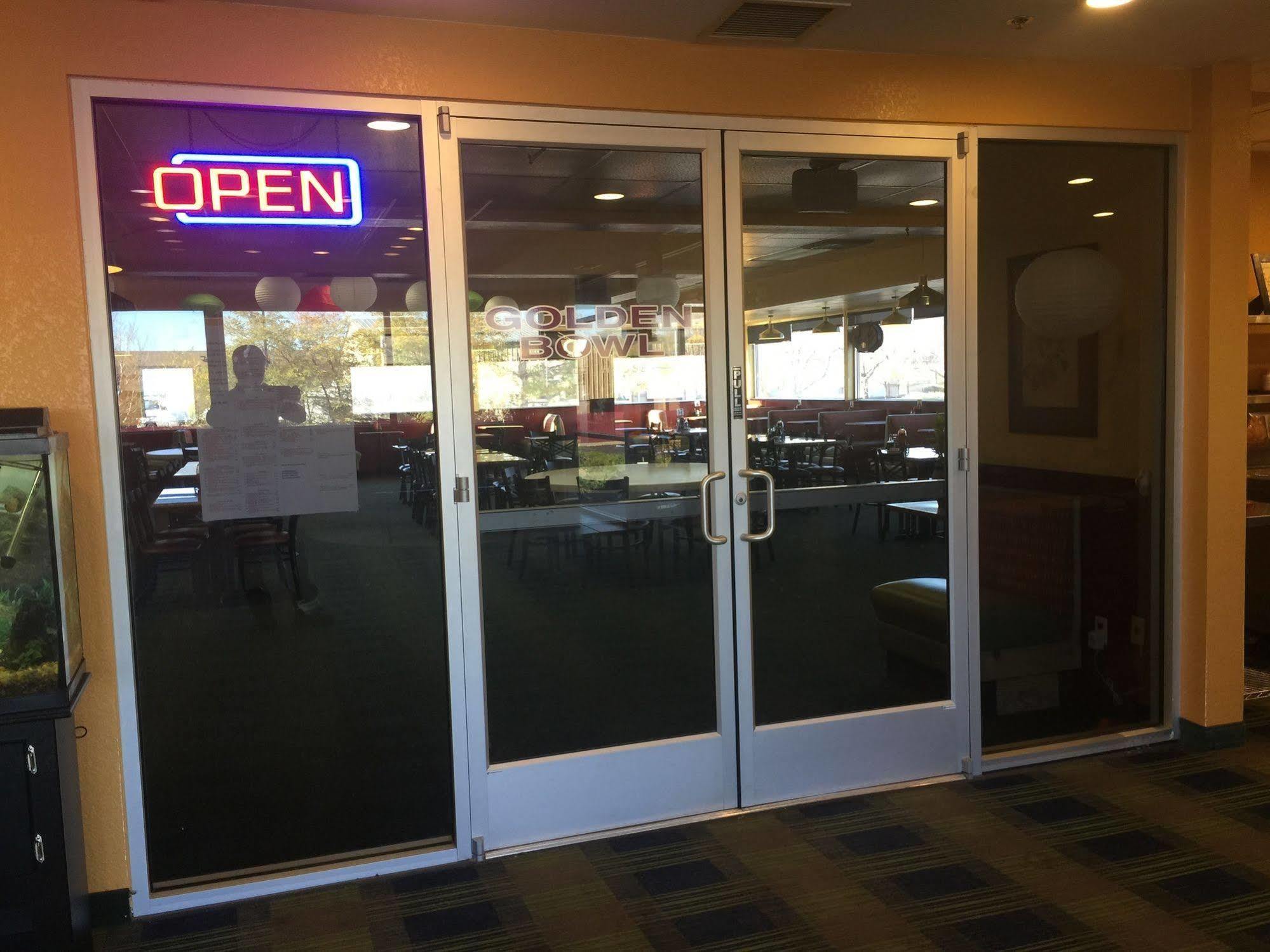 Howard Johnson By Wyndham Denver West Wheat Ridge Bagian luar foto