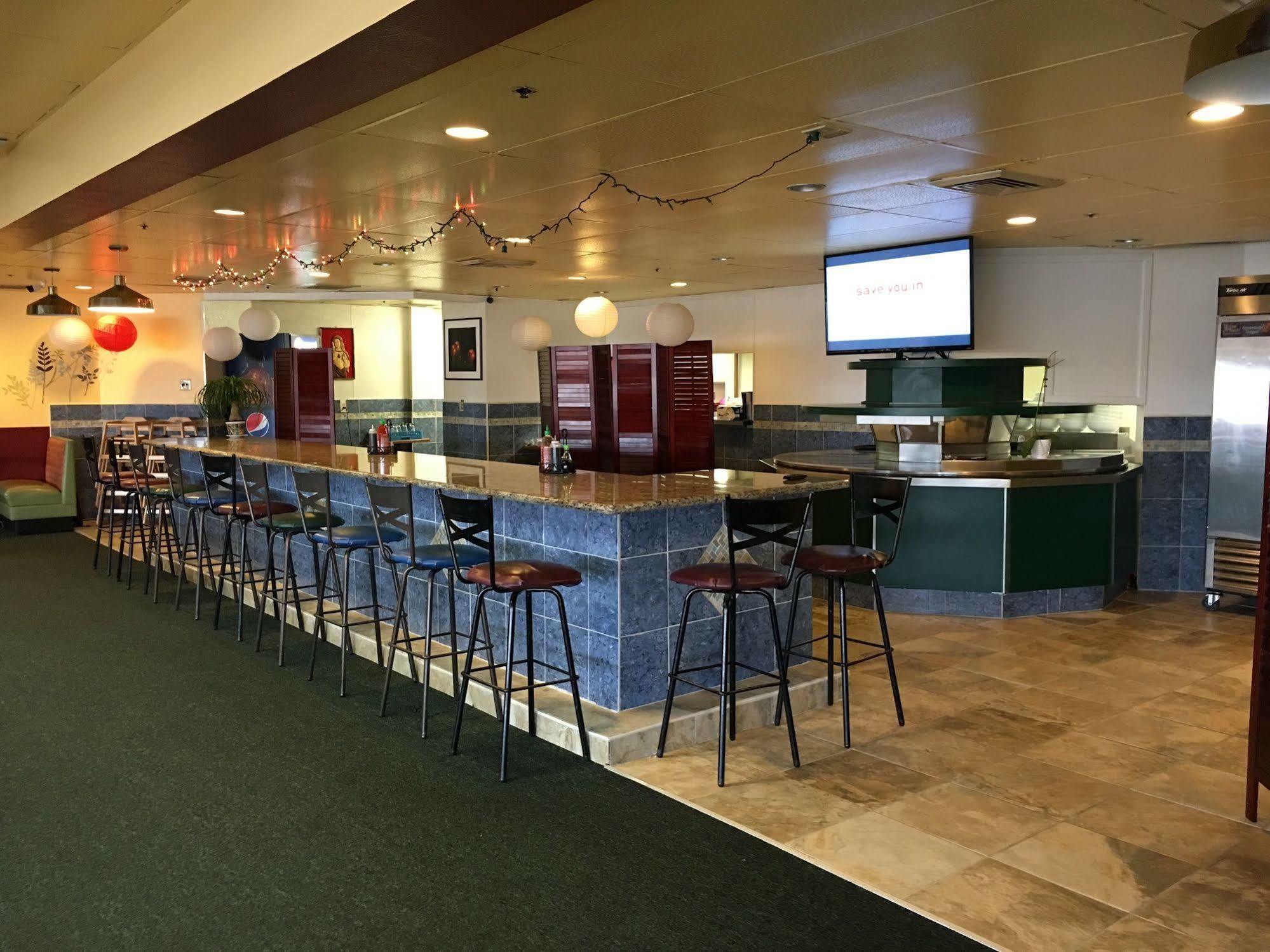 Howard Johnson By Wyndham Denver West Wheat Ridge Bagian luar foto
