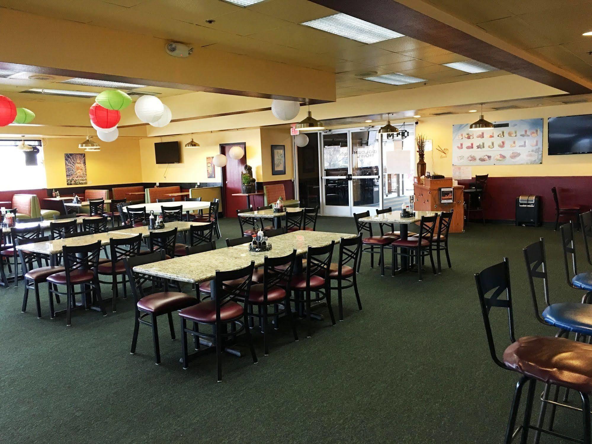 Howard Johnson By Wyndham Denver West Wheat Ridge Bagian luar foto