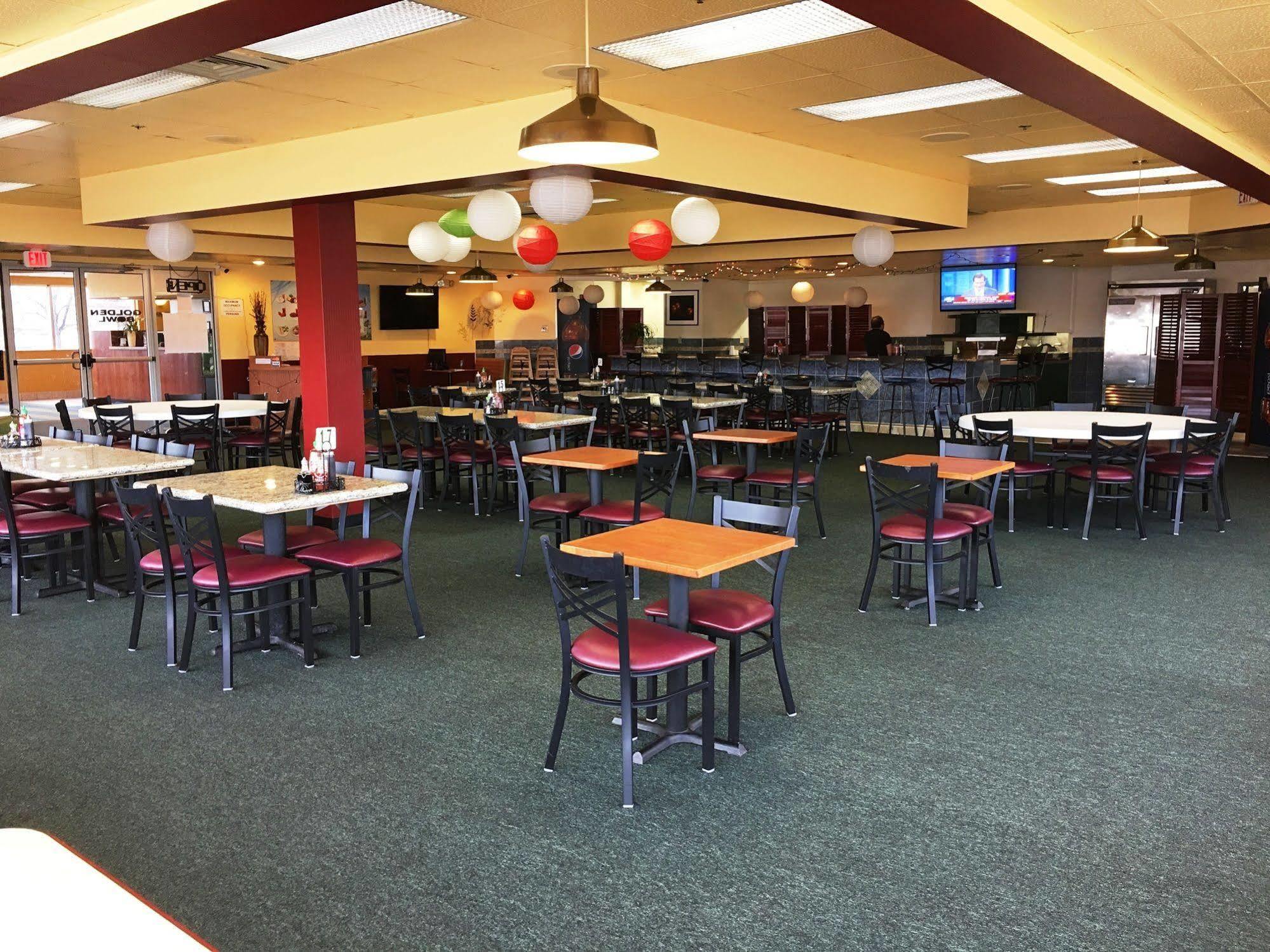 Howard Johnson By Wyndham Denver West Wheat Ridge Bagian luar foto
