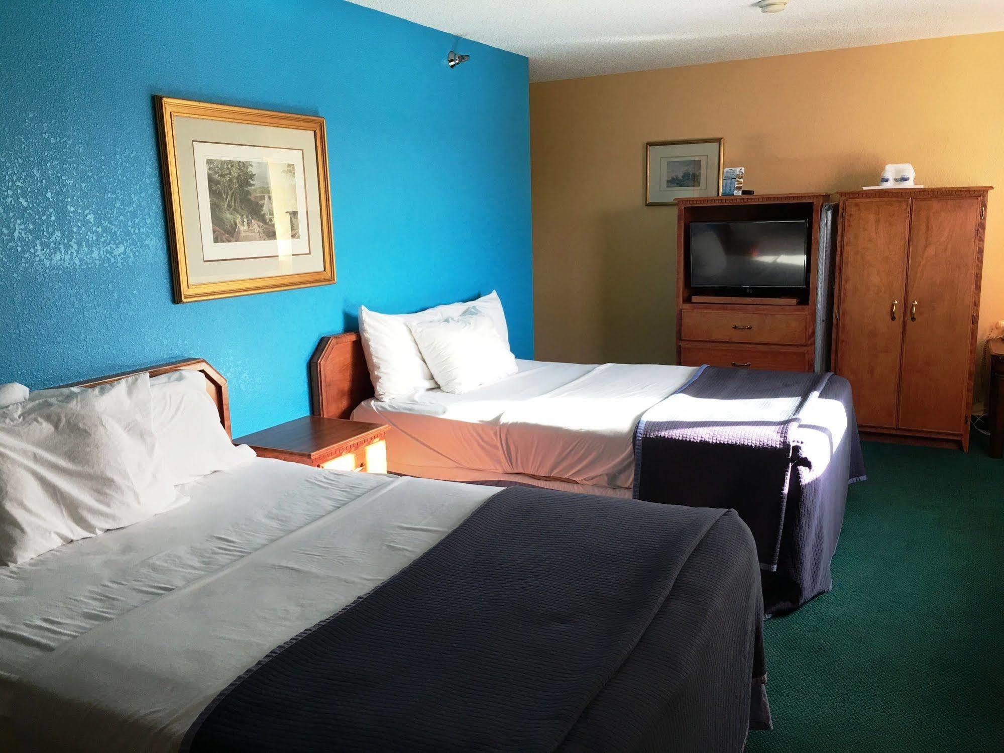 Howard Johnson By Wyndham Denver West Wheat Ridge Bagian luar foto