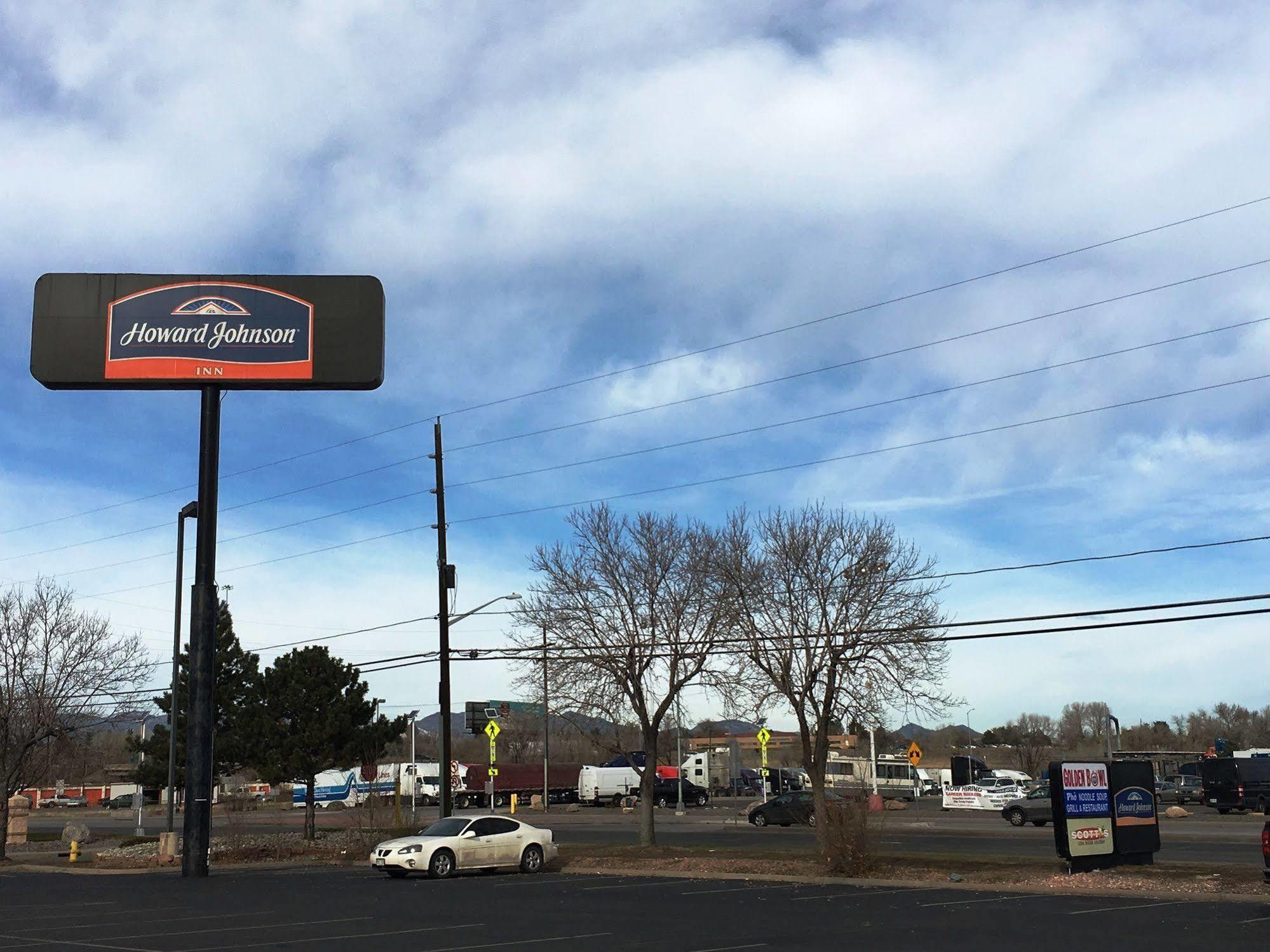 Howard Johnson By Wyndham Denver West Wheat Ridge Bagian luar foto