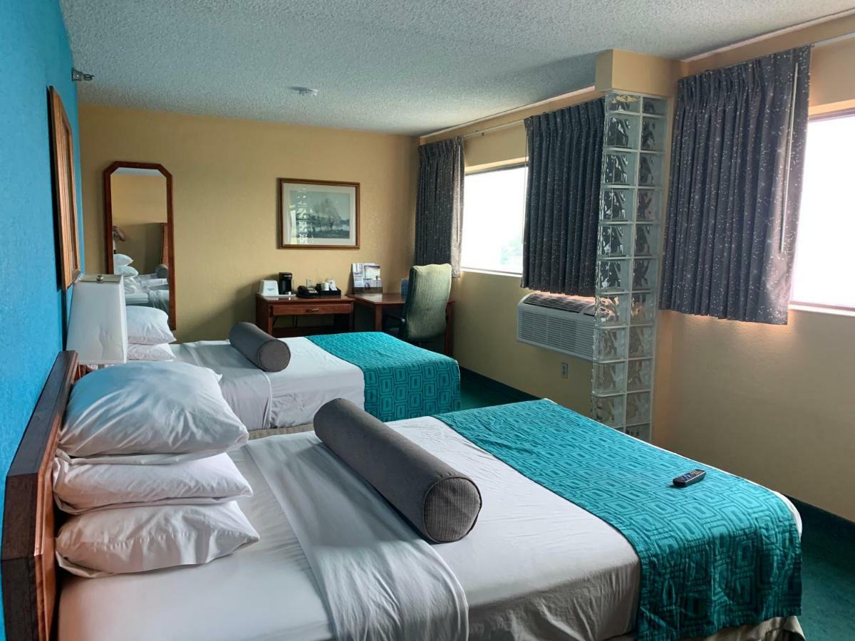 Howard Johnson By Wyndham Denver West Wheat Ridge Bagian luar foto