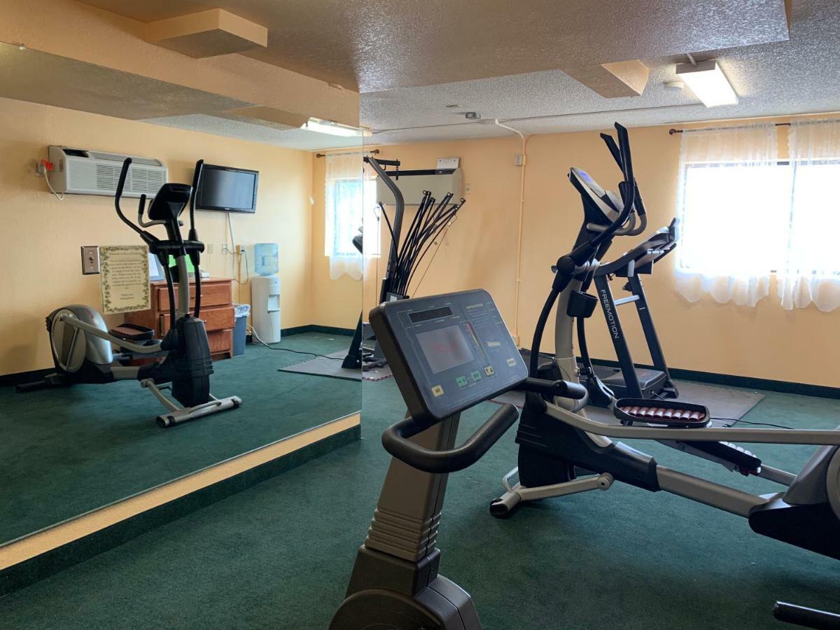 Howard Johnson By Wyndham Denver West Wheat Ridge Bagian luar foto