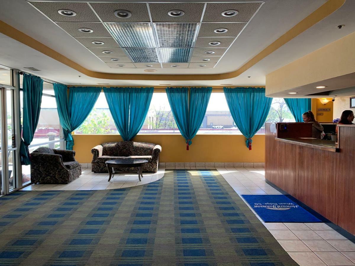 Howard Johnson By Wyndham Denver West Wheat Ridge Bagian luar foto