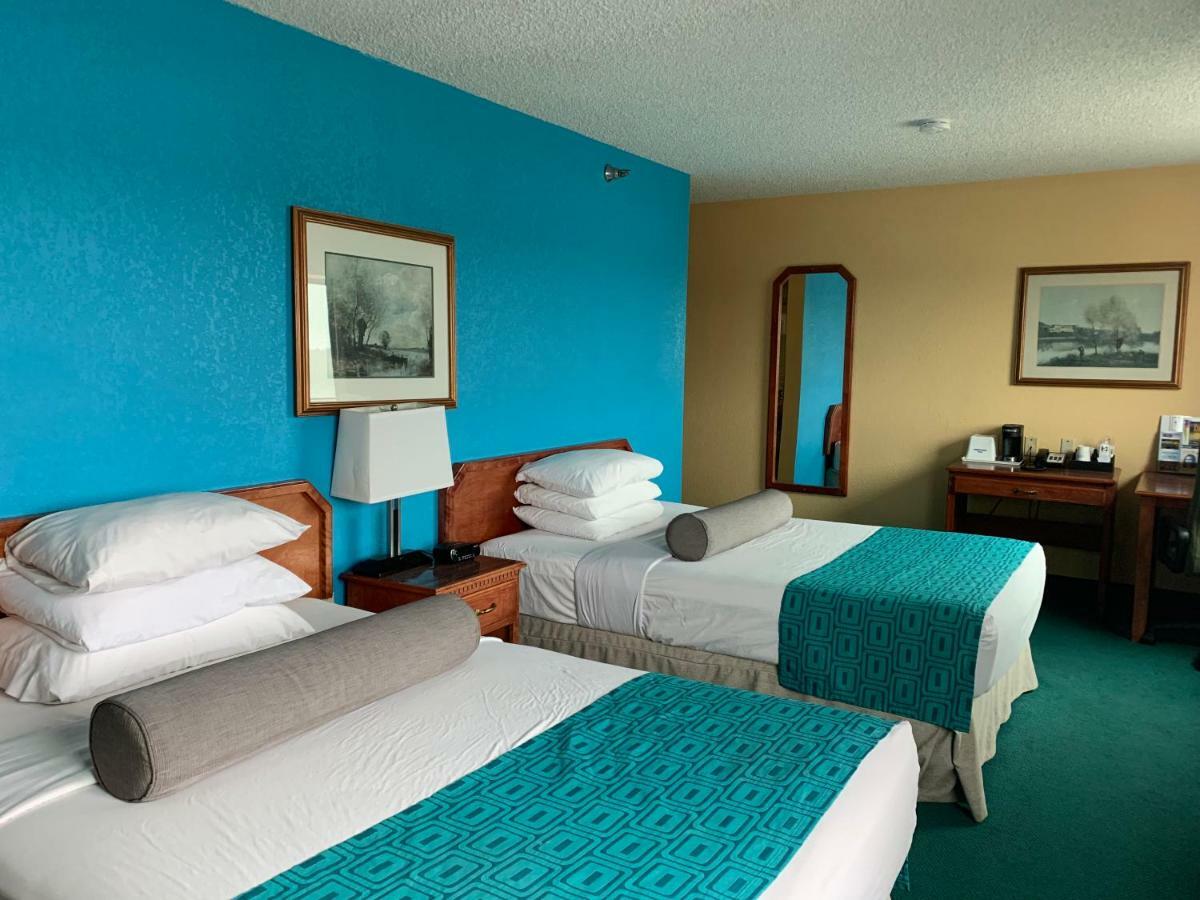 Howard Johnson By Wyndham Denver West Wheat Ridge Bagian luar foto